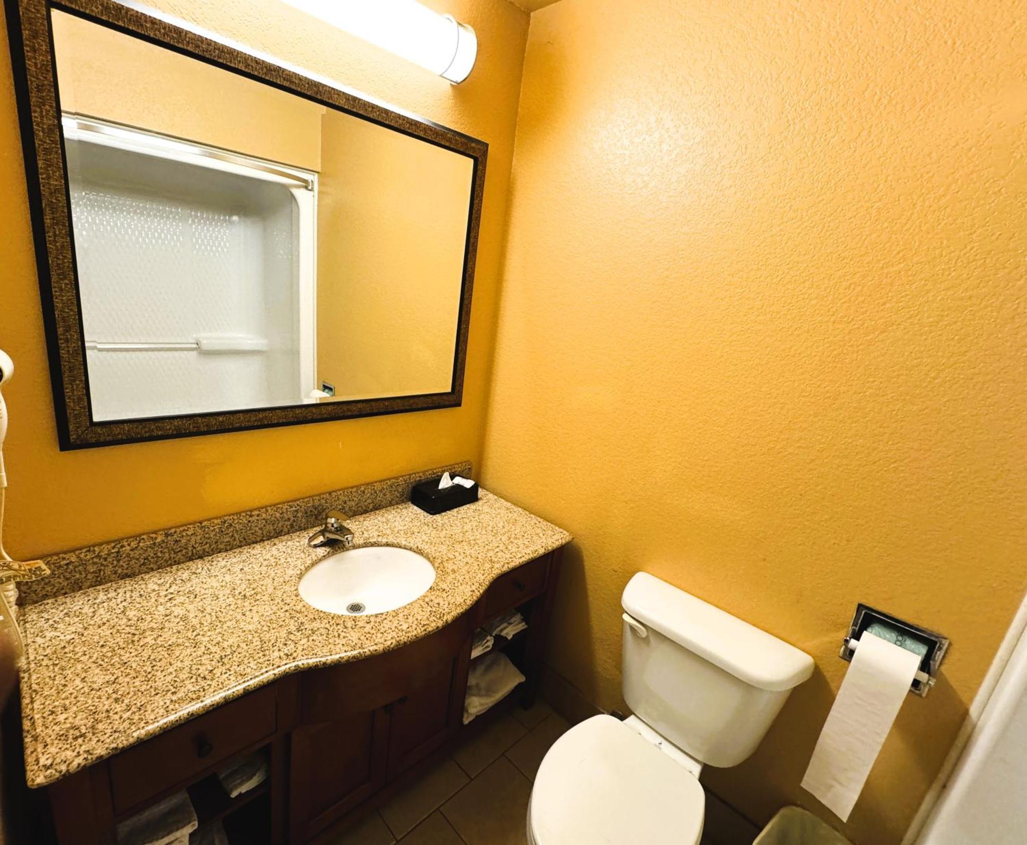 Quality Inn & Suites Mcalester On Hwy 69 & Us 75 Exterior photo